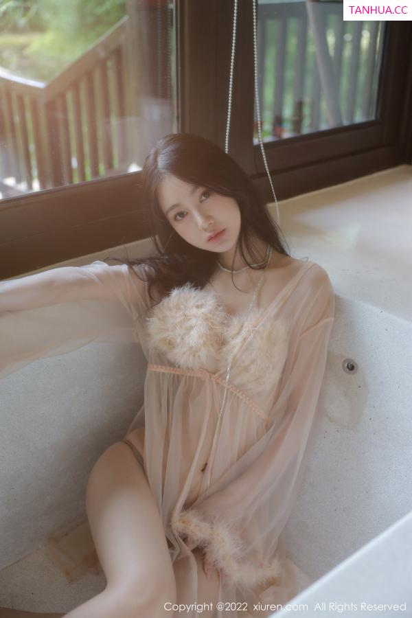谢晚晚  [XiuRen]高清写真图 2022.11.02 No.5796 谢晚晚 丝袜妩媚第18张图片
